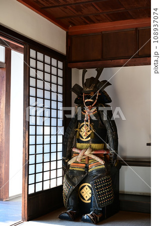 居間の鎧兜 居間の鎧兜 108937074