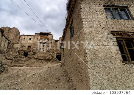 インドラダック地方・ラマユル僧院 / Lamayuru Monastery, Ladakh インドラダック地方・ラマユル僧院 / Lamayuru Monastery, Ladakh 108937364