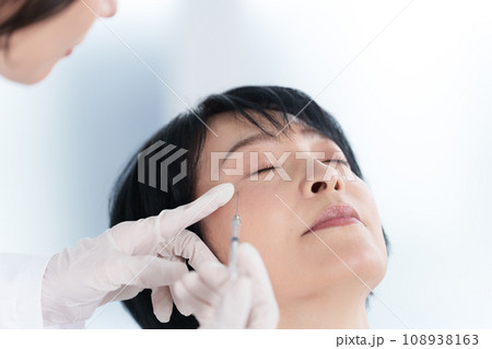 目尻 美容注射 美容整形 目尻 美容注射 美容整形 108938163