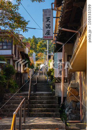 風情ある日本の町風景 風情ある日本の町風景 108938399