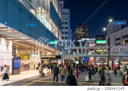 《東京都》新宿駅都市夜景・新宿新南口 108941145