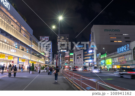 《東京都》新宿駅都市夜景・新宿新南口 108941162