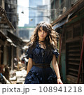 スラム街を歩く美人女性 108941218