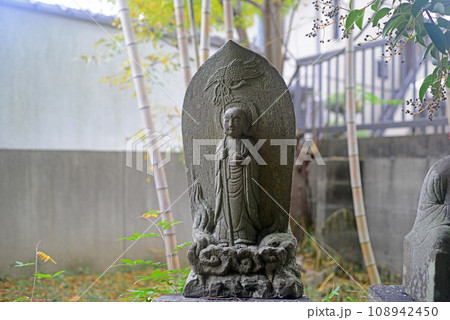 伊丹昆陽寺境内のお大師様石像-1 伊丹昆陽寺境内のお大師様石像-1 108942450