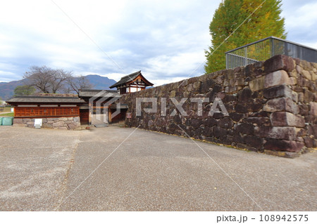 松代城（海津城）の搦手口 北不明門と表門（長野県 長野市） 108942575