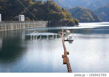 小河内ダム・奥多摩湖・東京都の水源 小河内ダム・奥多摩湖・東京都の水源 108942789