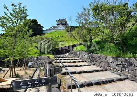 遠江国 掛川城 木造復元天守閣と太鼓櫓 曲輪群 遠江国 掛川城 木造復元天守閣と太鼓櫓 曲輪群 108943068