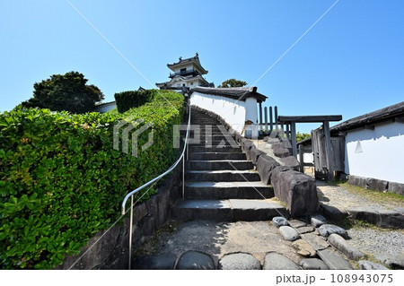 遠江国 掛川城 木造復元天守閣と太鼓櫓 曲輪群 遠江国 掛川城 木造復元天守閣と太鼓櫓 曲輪群 108943075