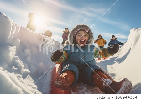 雪の中で遊ぶ子供たち　AI生成画像　AI画像 108944334