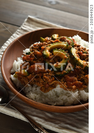 ゴーヤのキーマカレー ゴーヤのキーマカレー 108944923
