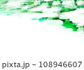緑と雲のような余白のある背景画像 108946607