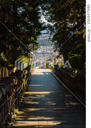 美しい寺の階段風景 美しい寺の階段風景 108947990