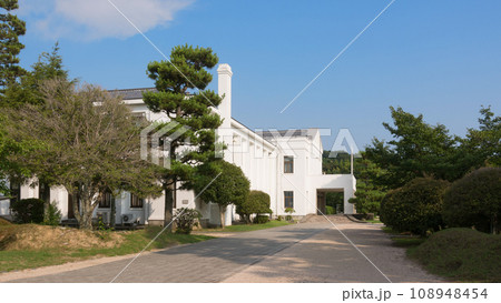 海上自衛隊江田島第1術科学校校舎 108948454