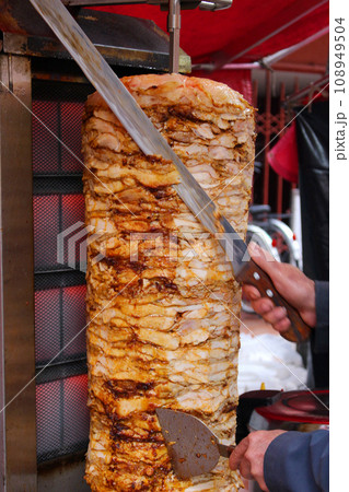 お祭り　ケバブ　屋台 108949504