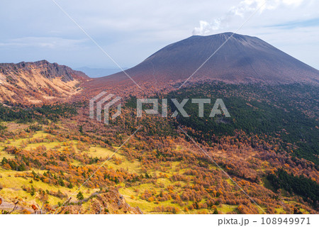 浅間山の紅葉 浅間山の紅葉 108949971