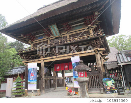 熊本県人吉市、国宝青井阿蘇神社の楼門 熊本県人吉市、国宝青井阿蘇神社の楼門 108953360