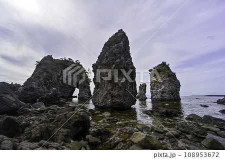 能登の夫婦岩 108953672