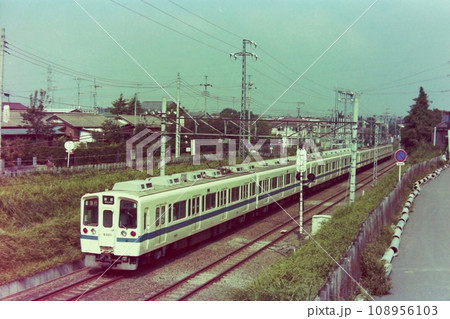 小田急9000形9305他+2400形HE車2452他、玉川学園前ー町田、1976年9月15日 108956103