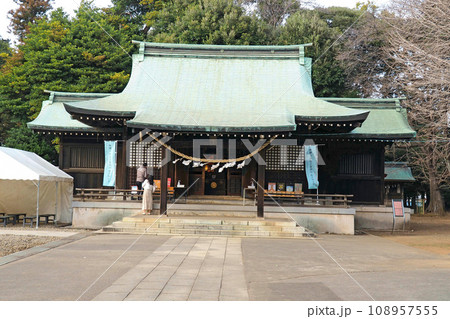 峯ヶ岡(みねがおか)八幡神社の社殿【埼玉県川口市】 108957555
