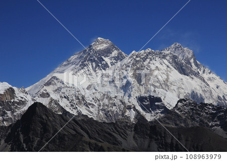Majestic Mount Everest, also named Chomolungma and Nuptse seen from Renjo Pass, Nepal. 108963979