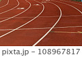 陸上競技場のカーブ 108967817