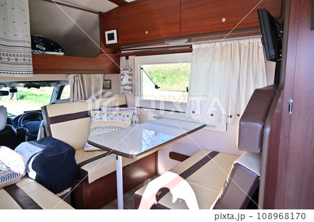 キャンピングカー 車内 キャンピングカー 車内 108968170