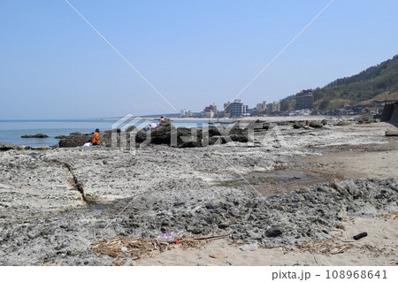 湯野浜海岸の岩場風景 湯野浜海岸の岩場風景 108968641