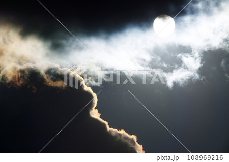 冬空の太陽光と彩雲・望遠・空限定・220114pm 冬空の太陽光と彩雲・望遠・空限定・220114pm 108969216