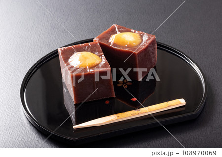 栗ようかん　(栗蒸し羊かん) 108970069