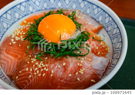 サクラマス丼 サクラマス丼 108971645