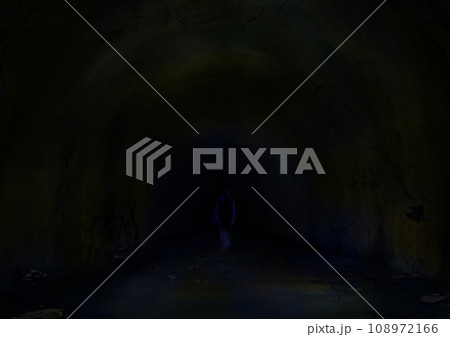 怖いトンネルに立つ幽霊のイラスト 108972166