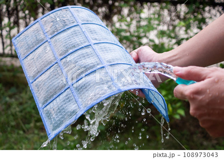 cleaning air conditioner dirty filter cleaning air conditioner dirty filter 108973043