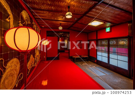 山形県　酒田市の町並み　相馬楼 108974253