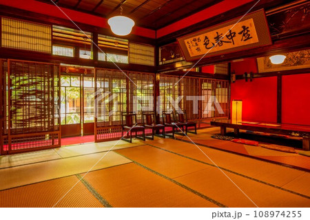 山形県　酒田市の町並み　相馬楼 108974255