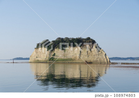 早朝の見附島 2023年5月 早朝の見附島 2023年5月 108974803