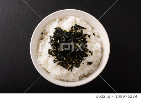しそわかめのふりかけ 梅入り しそわかめのふりかけ 梅入り 108976224