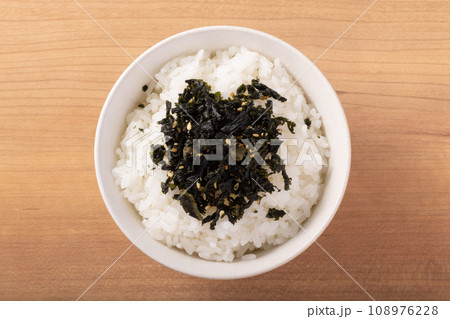 しそわかめのふりかけ 梅入り しそわかめのふりかけ 梅入り 108976228