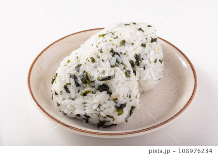 梅入りしそわかめ　おにぎり 108976234