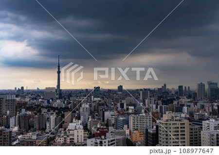 《東京都》東京ゲリラ豪雨・気候変動ネガティブイメージ 108977647