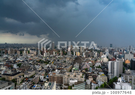 《東京都》東京ゲリラ豪雨・気候変動ネガティブイメージ 108977648