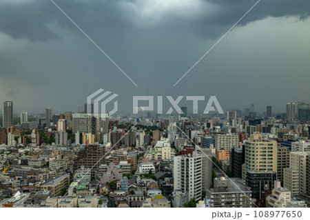 《東京都》東京ゲリラ豪雨・気候変動ネガティブイメージ 108977650