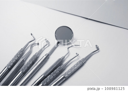 Dentist equipment and tools 108981125