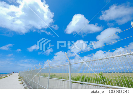 宮古島　伊良部島　みやこ下地島空港滑走路 108982243