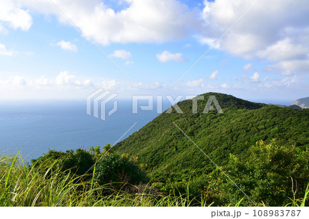 長崎県五島市大瀬崎灯台展望台からの眺め(2022年) 長崎県五島市大瀬崎灯台展望台からの眺め(2022年) 108983787