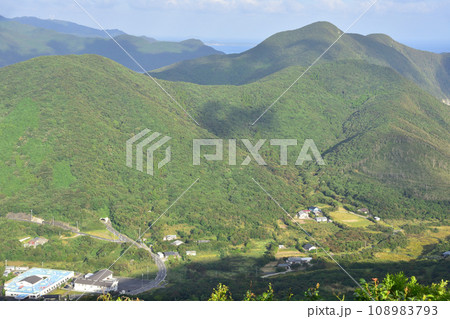 長崎県五島市大瀬崎灯台展望台からの眺め(2022年) 108983793