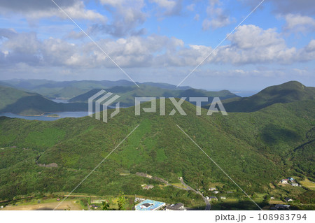 長崎県五島市大瀬崎灯台展望台からの眺め(2022年) 長崎県五島市大瀬崎灯台展望台からの眺め(2022年) 108983794