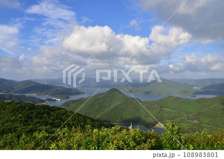 長崎県五島市大瀬崎灯台展望台からの眺め(2022年) 長崎県五島市大瀬崎灯台展望台からの眺め(2022年) 108983801