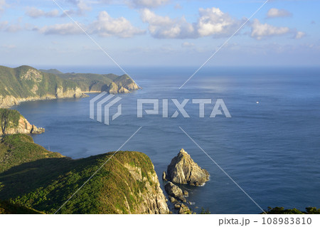 長崎県五島市大瀬崎灯台展望台からの眺め(2022年) 108983810
