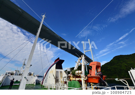 長崎県長崎港から五島市福江港への船旅 長崎県長崎港から五島市福江港への船旅 108984725