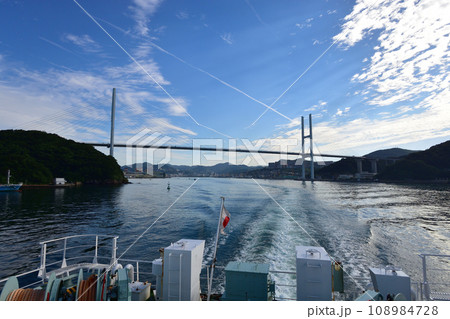 長崎県長崎港から五島市福江港への船旅 108984728